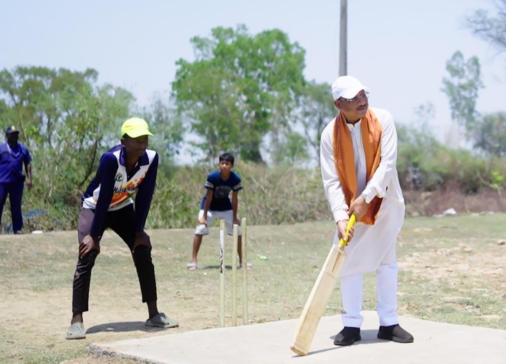 The Chief Minister was seen playing cricket with children at a school in Bhainsamunda; his simplicity on the field won hearts.