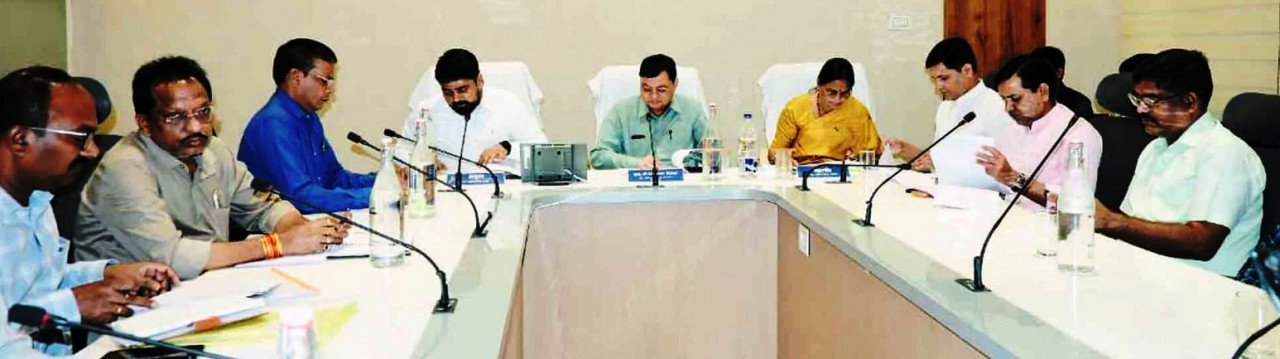 Minister Lakhanlal Dewangan tightens grip on development works in Korba, issues notices and warns of blacklisting for incomplete works