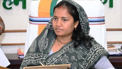 Photo of कल्याणपुर में हाथी हमले के पीड़ित परिवारों को तत्काल मिली 11 लाख रुपये की सहायता