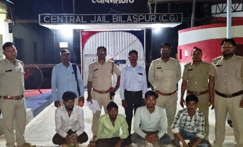 A huge cache of foreign liquor was seized from a grocery store in Bijapur, the accused was sent to jail.