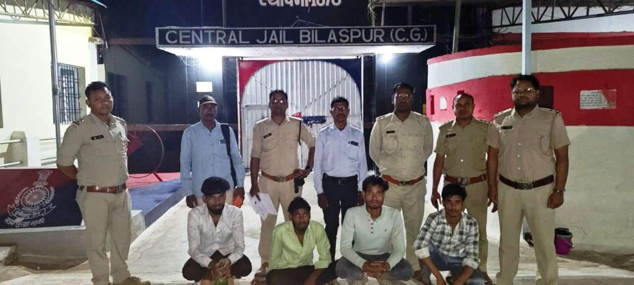 A huge cache of foreign liquor was seized from a grocery store in Bijapur, the accused was sent to jail.