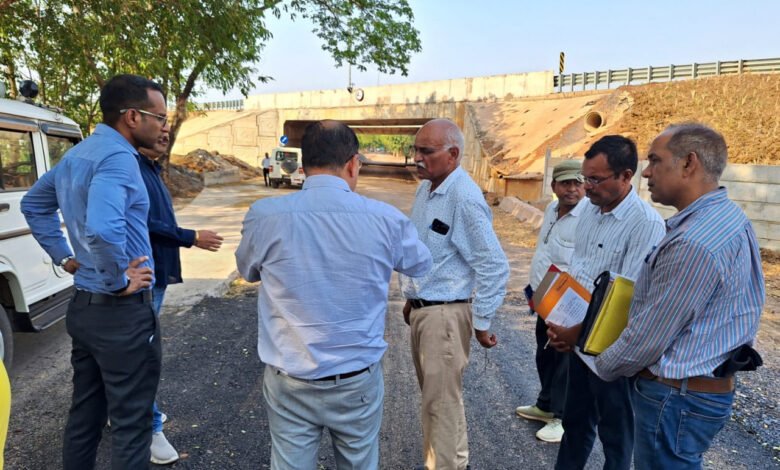 Road development in Dhamtari accelerates: Two 10-km four-lane roads will be operational soon, PWD Secretary Mukesh Bansal inspected.