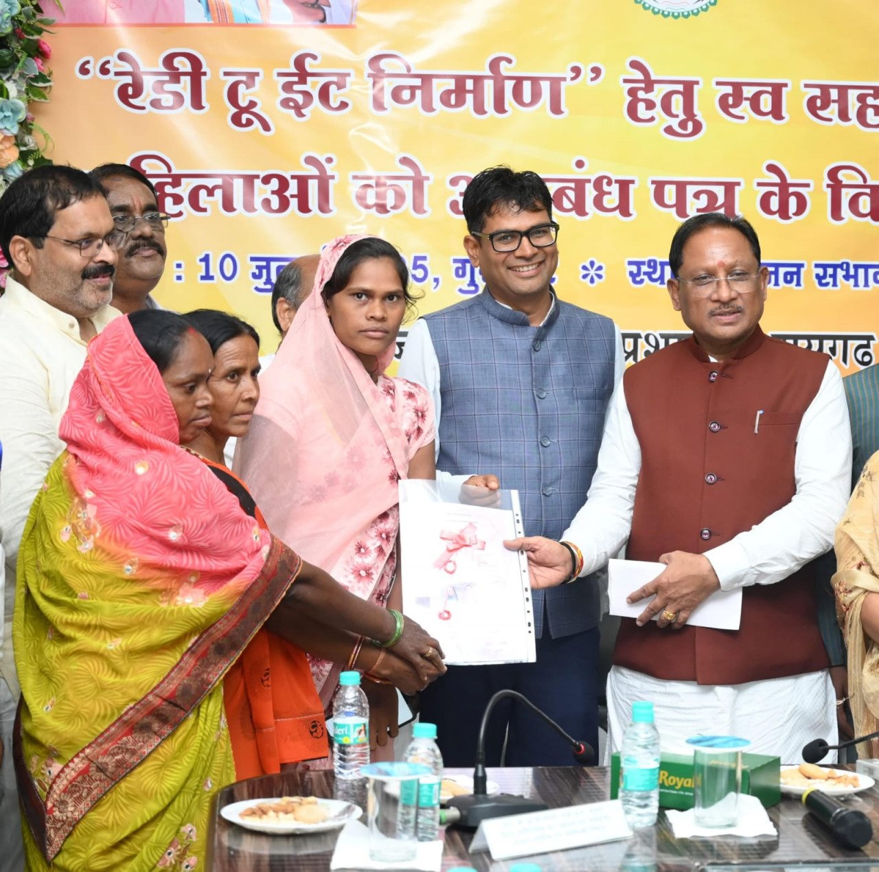 Women's self-help groups are preparing nutritious food, providing thousands of women with employment and a new path to self-reliance.