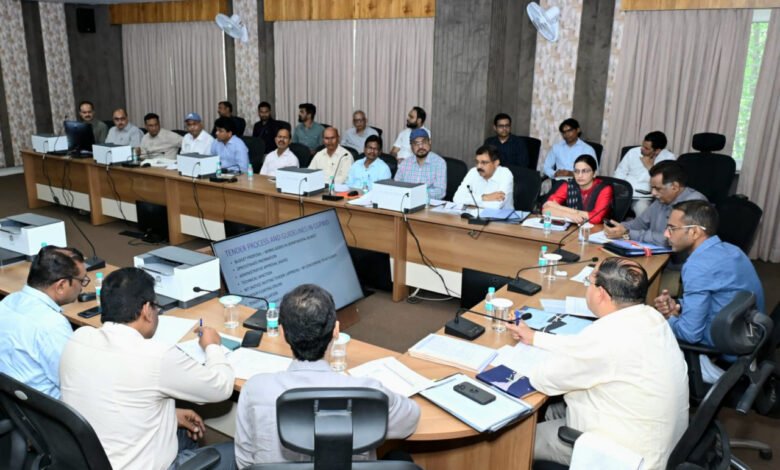 Emphasis on hi-tech monitoring in PWD department, instructions to increase quality and speed in construction works