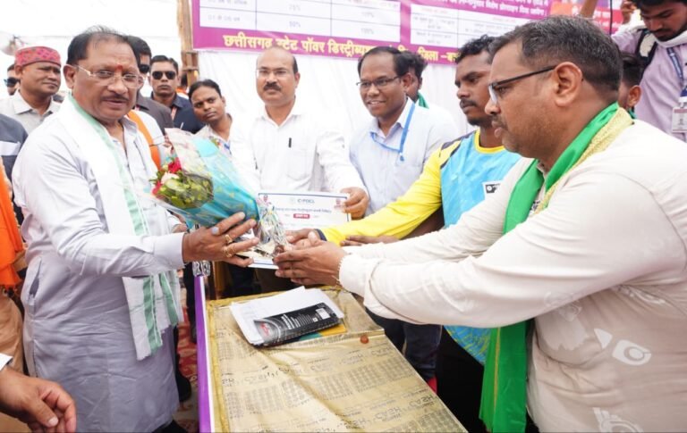 People got great relief in Karhibazar solution camp, faces brightened with electricity bill waiver scheme