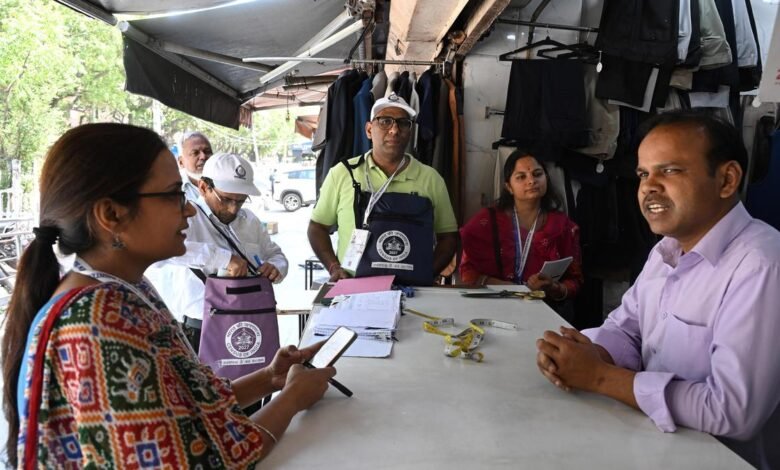Digital census or data threat? Questions raised by door-to-door survey