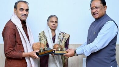 Photo of बस्तर से ऐसा जुड़ाव कि अब छोड़ने का मन नहीं… गोडबोले दंपति की सेवा भावना को CM साय ने किया सलाम