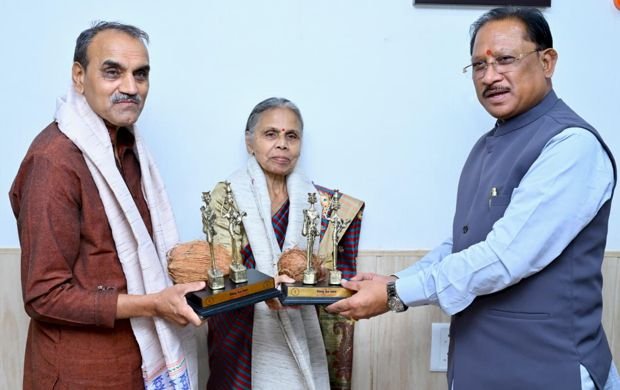Such a connection with Bastar that now I don't feel like leaving it... CM Sai salutes the service spirit of the Godbole couple