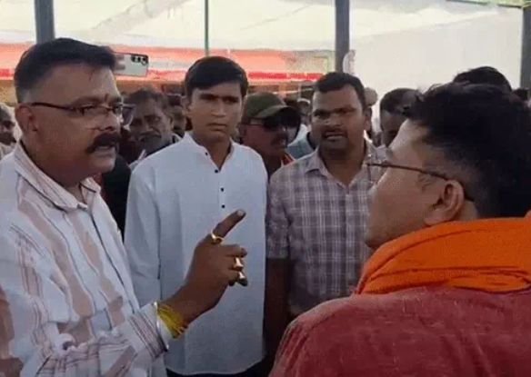 Good Governance Festival heats up: BJP leader and district CEO engage in heated exchange in front of MLA