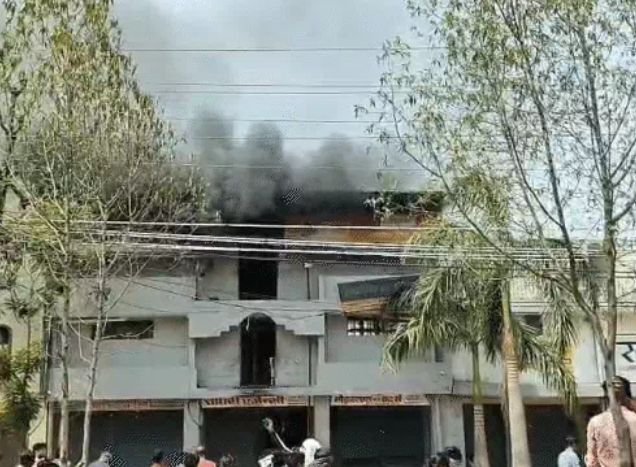 A massive fire broke out at an oil agency in Bilaspur's Vyapar Vihar, with goods worth lakhs feared destroyed.