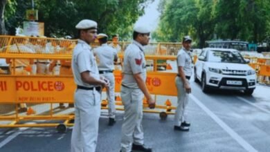 Photo of दिल्ली पर खतरे का साया! आतंकी इनपुट के बाद राजधानी हाई अलर्ट पर