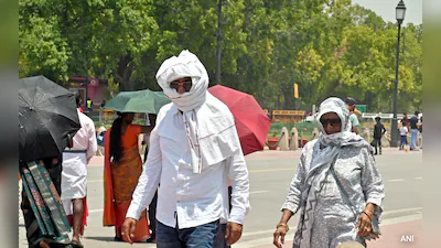 Record heatwave: Delhi swelters at 43.4 degrees, no respite in sight
