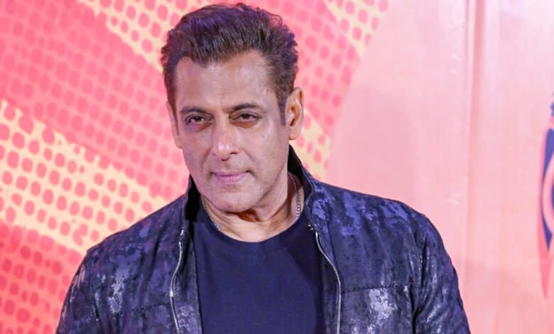 An old story about Salman Khan in Bollywood is making headlines; an anecdote linked to the film 'Sirf Tum' has come to light.