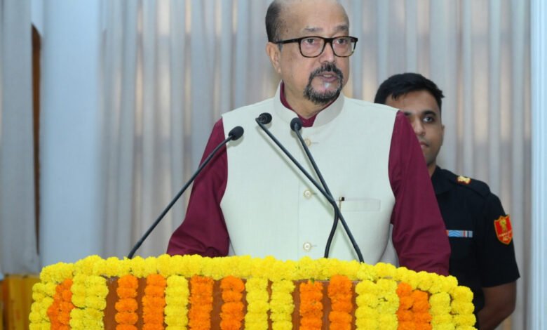 Interaction with girls, honouring organ donors... Governor gives message of service, education and environmental protection