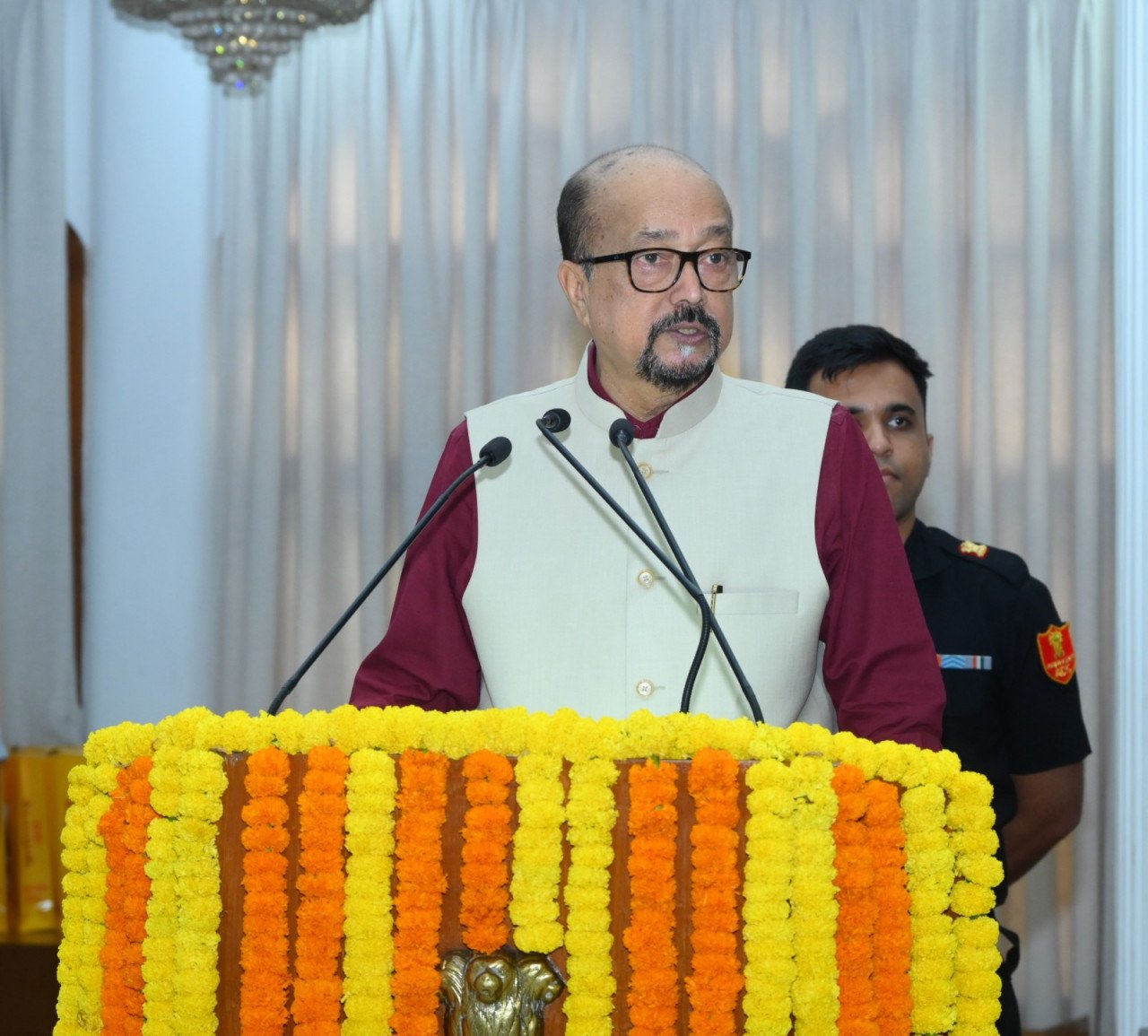 Interaction with girls, honouring organ donors... Governor gives message of service, education and environmental protection
