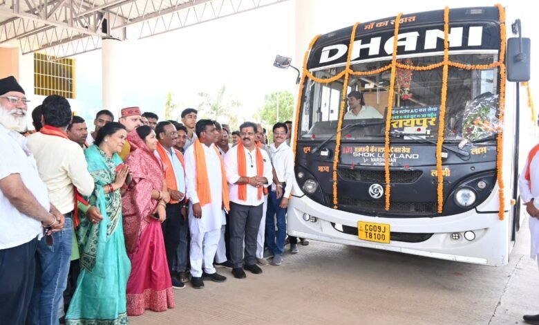 8 years of waiting are over: Hi-tech bus stand opens in Kawardha, passengers get the gift of modern facilities
