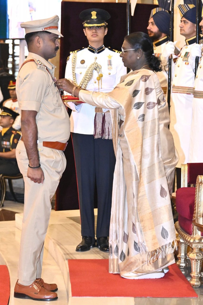 Two brave officers of Chhattisgarh Police were awarded Shaurya Chakra, OP Choudhary congratulated them.