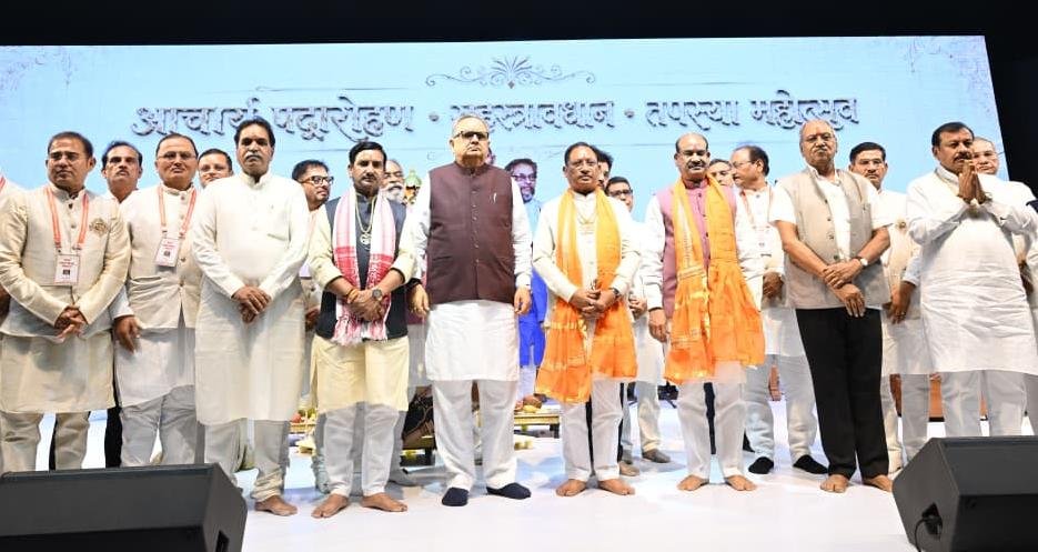 Spiritual 'Mahakumbh' Resonates in Raipur: Vinaykushal Muni Becomes Acharya; Om Birla and Vishnu Deo Sai Seek Blessings