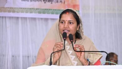 Photo of आंगनबाड़ी कार्यकर्ताओं को बड़ी राहत: अब पसंद की साड़ी खुद चुनेंगी, राशि सीधे खाते में आएगी