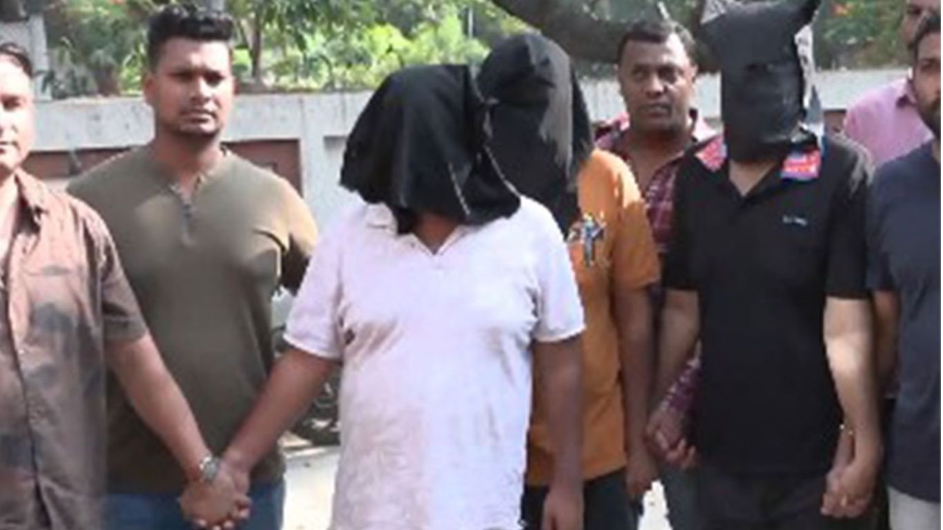 Fraudulent gang of exam mafias busted!
