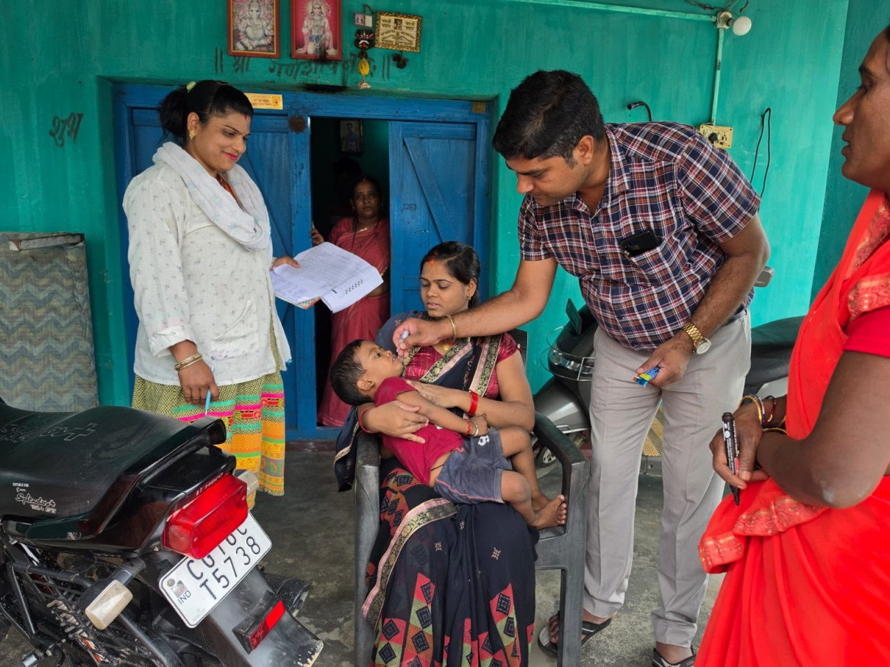 Polio drops reach every doorstep; District Immunization Officer takes charge of the campaign.