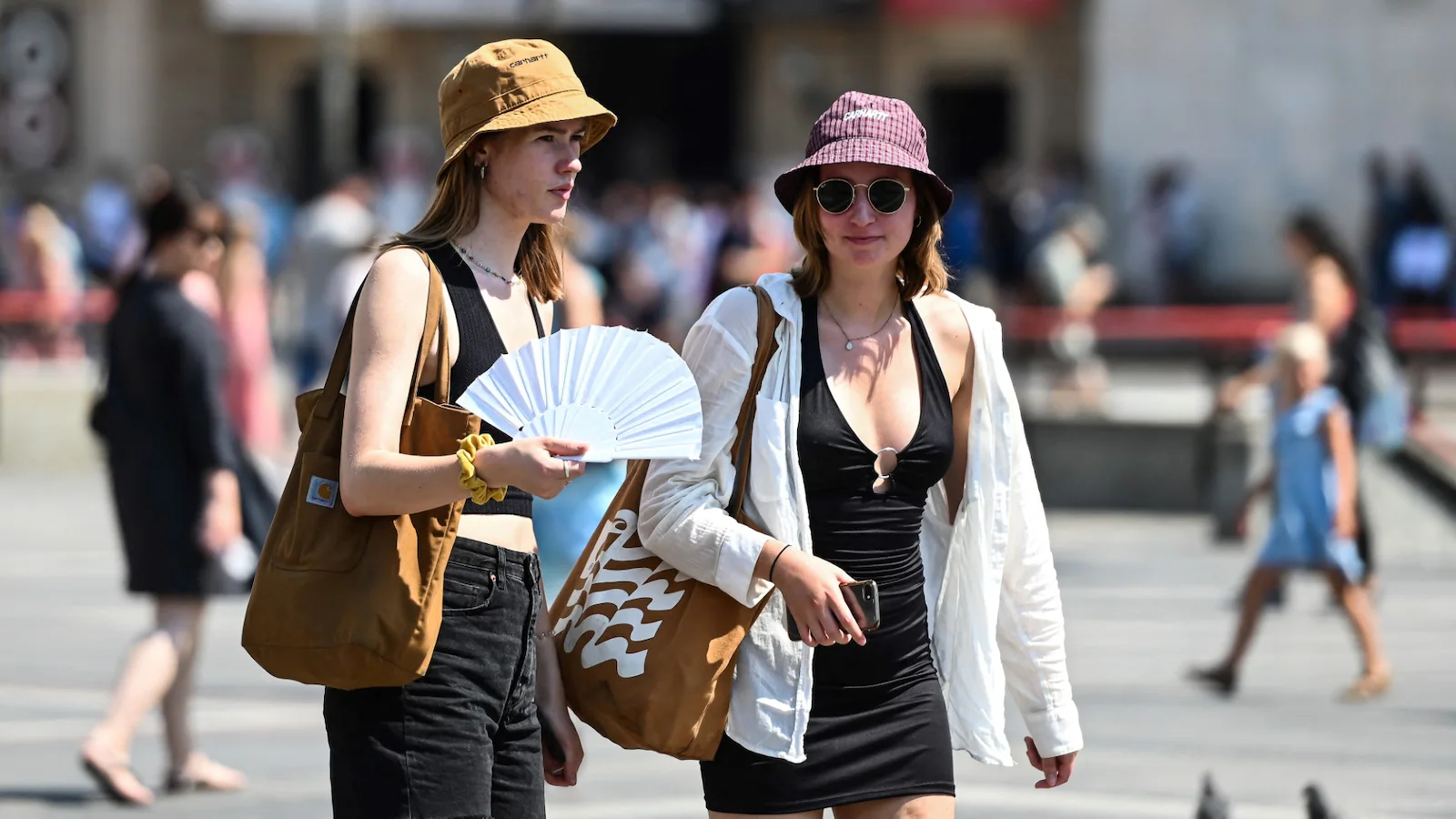 Europe gripped by severe heatwave; temperatures soar past 40°C, red alerts issued in several countries.