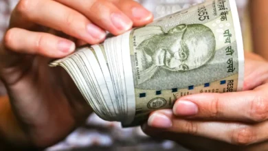 Photo of रुपये पर दबाव, RBI की परीक्षा: क्या 100 के पार जाएगा डॉलर?