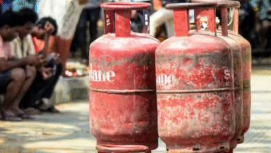 Photo of LPG Gas Cylinder Price Hike: आज से महंगा हुआ घरेलू एलपीजी सिलेंडर, जानें नई कीमतें