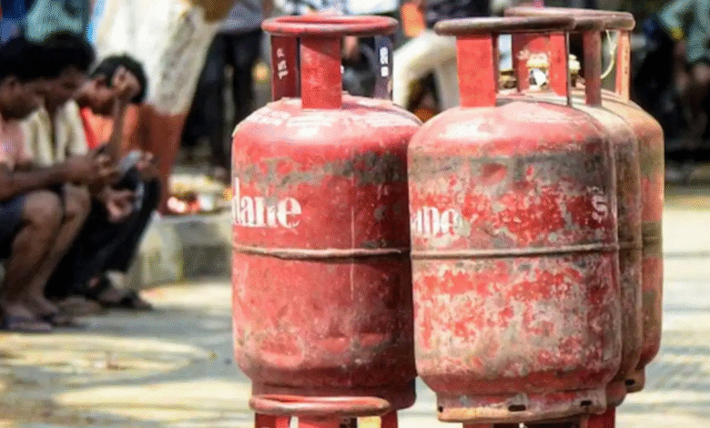 LPG Gas Cylinder Price Hike: आज से महंगा हुआ घरेलू एलपीजी सिलेंडर, जानें नई कीमतें 1 Screenshot 2026 06 07 1