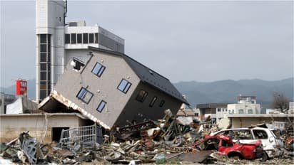 Massive earthquake strikes Philippines, tsunami alert in Asia