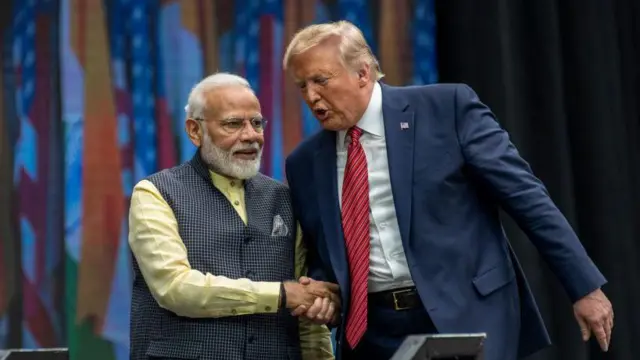 50% टैरिफ की सनक के बाद अब 'मिशन 500' का नाटक! ट्रंप की व्यापारिक ब्लैकमेलिंग के सामने झुका भारत या खेला बड़ा दांव? 1 After the 50% tariff frenzy, now the 'Mission 500' drama! Did India bow to Trump's trade blackmail, or did it play a bold hand?