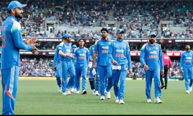 शर्मनाक हार पर भड़के फैंस, 'करोड़पति खिलाड़ियों' की मैदान पर खुली पोल! 1 Fans furious over shameful defeat; 'millionaire players' exposed on the field!