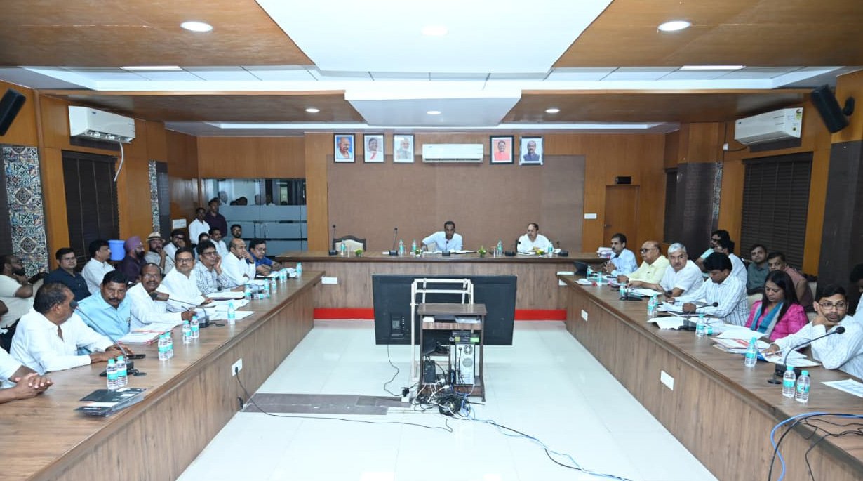 Strict stance on bridge and flyover projects; swift action against sluggish contractors; target set to complete several key works by December.