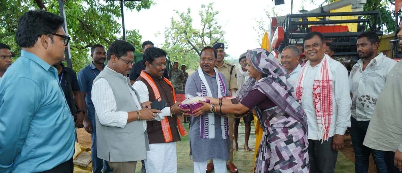 Inspection of the farm machinery bank in Manjhiguda, Bijapur; emphasis on connecting farmers to modern farming practices.