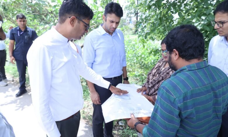 रायगढ़ को मिलेगी विकास की नई रफ्तार, हेल्थ सेंटर, मैरीन ड्राइव और बिजनेस कॉम्प्लेक्स परियोजनाओं का हुआ निरीक्षण 1 Raigarh set for a new pace of development; health center, Marine Drive, and business complex projects inspected.