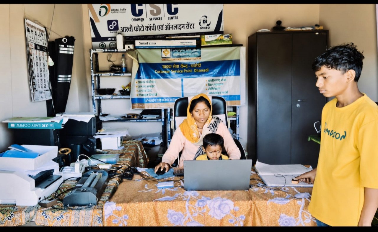Sushila transforms from wage laborer to digital entrepreneur; self-help group changes her life.