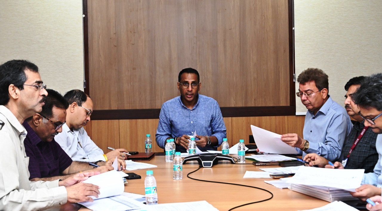 Railway overbridge and underbridge projects to gain momentum; works to be completed sooner through enhanced coordination.