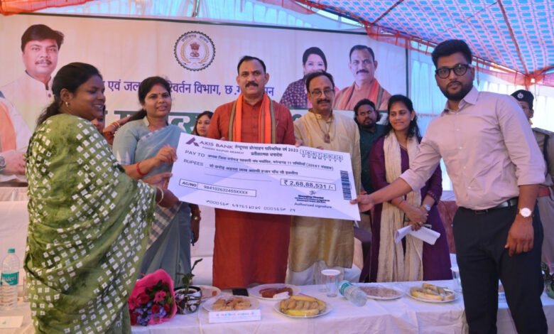 Van Mahotsav 2026: Tree plantation, tendu leaf bonus distribution, and the greening campaign gain fresh momentum at the Parasgarhi Medical College campus.