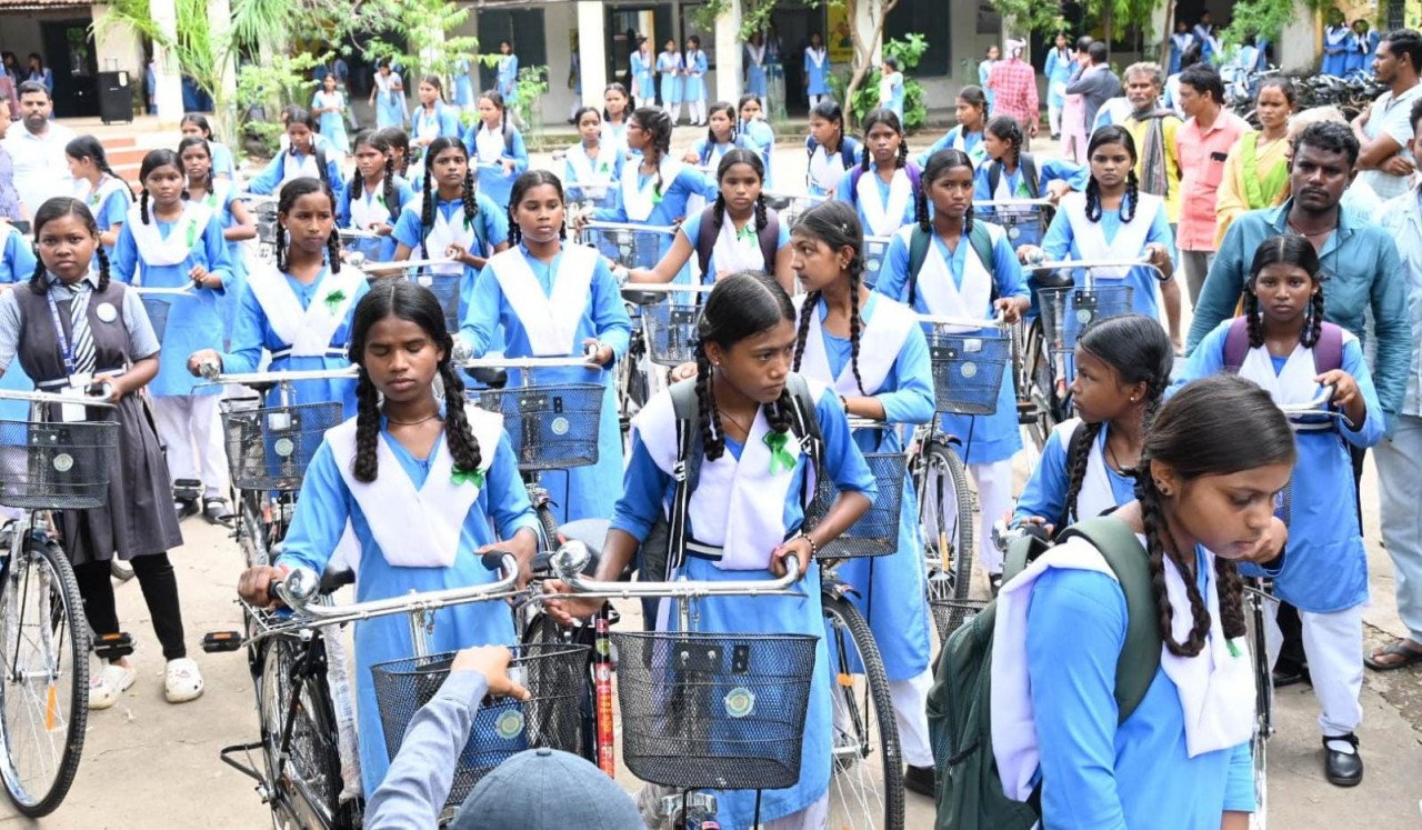 Saraswati Bicycle Scheme gives momentum to girls; a major gift received right at the start of the new academic session.
