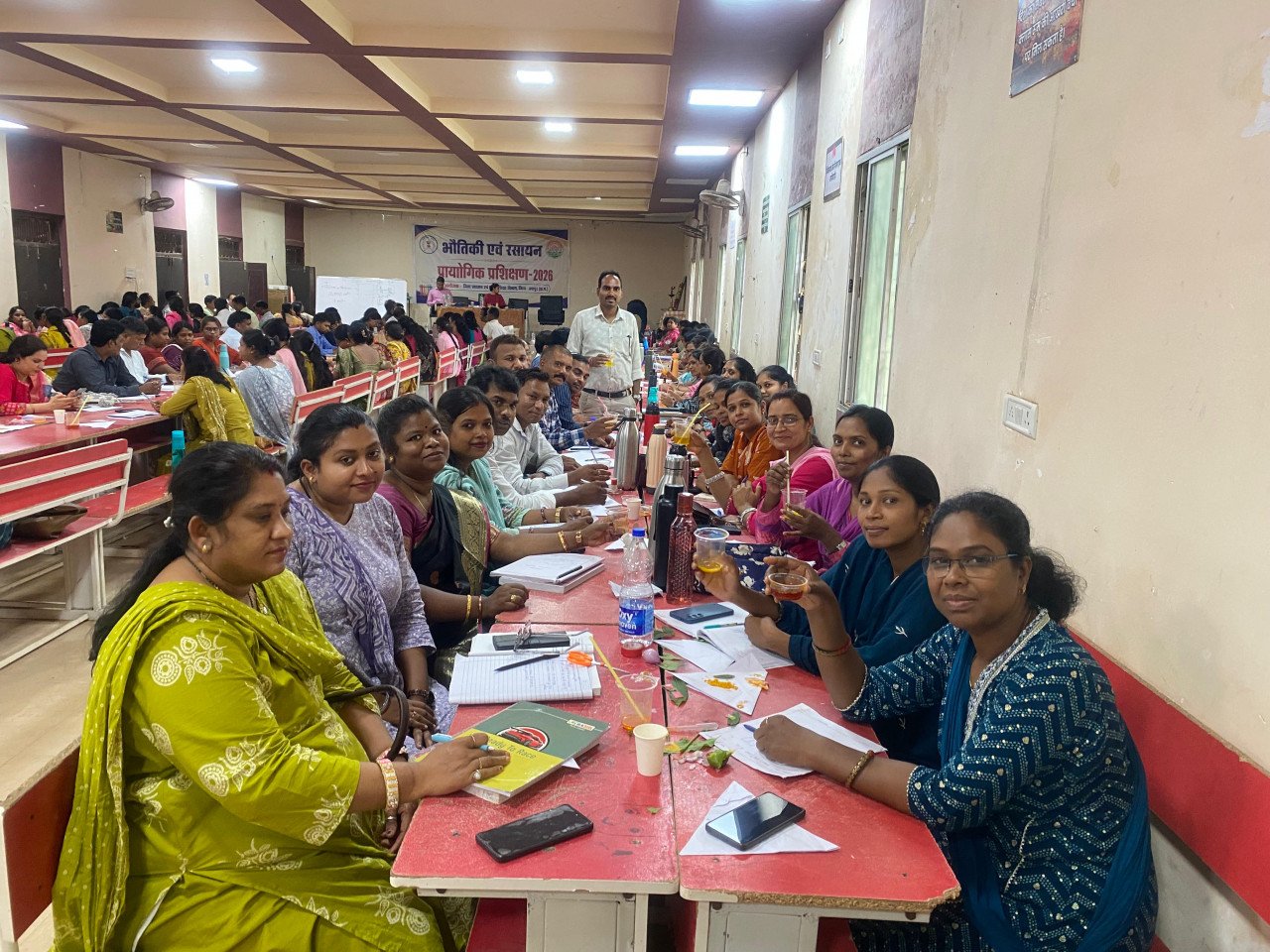 Science teachers in Jashpur receive modern practical training; science learning will now be easier through experiments.