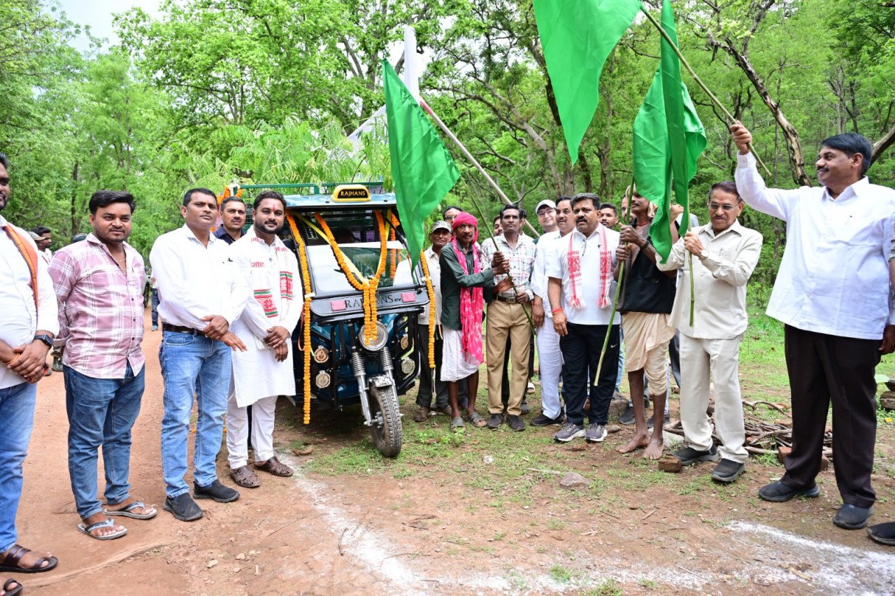 6-km eco-trail launched at Bhoramdeo; eco-tourism gets a new boost alongside jungle safari.