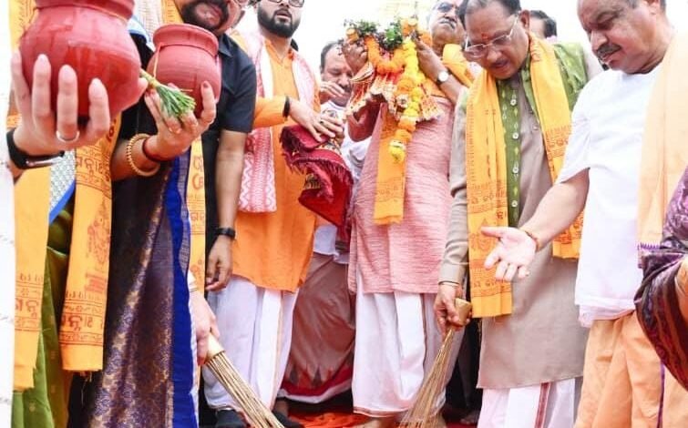 Lord Jagannath's grand Rath Yatra taken out in Raipur amidst devotion and faith; Governor and Chief Minister performed the 'Chera-Pahara' ritual.
