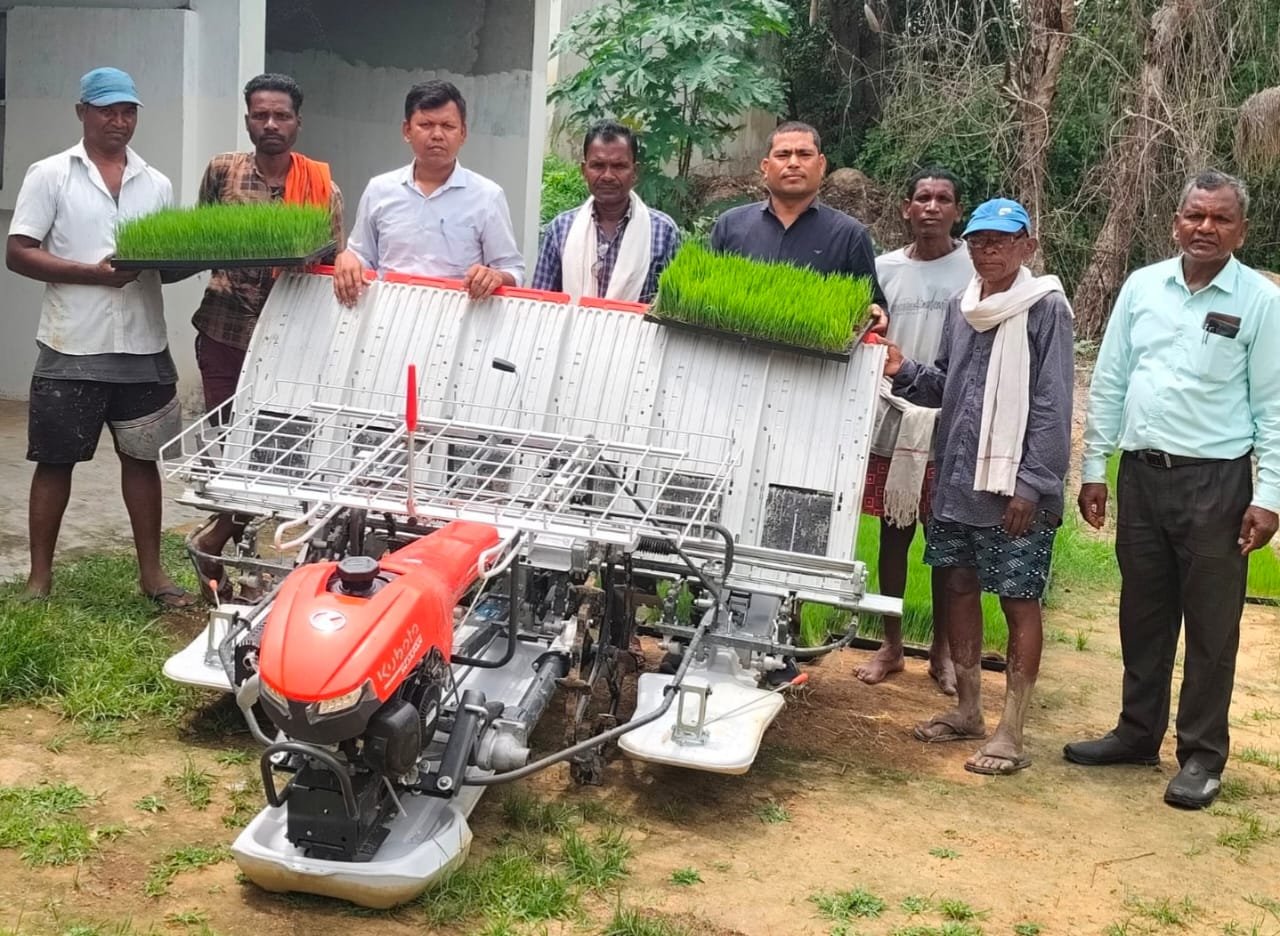 Impact of 'Sushasan Tihar': Farmer receives subsidized modern paddy transplanter after applying.