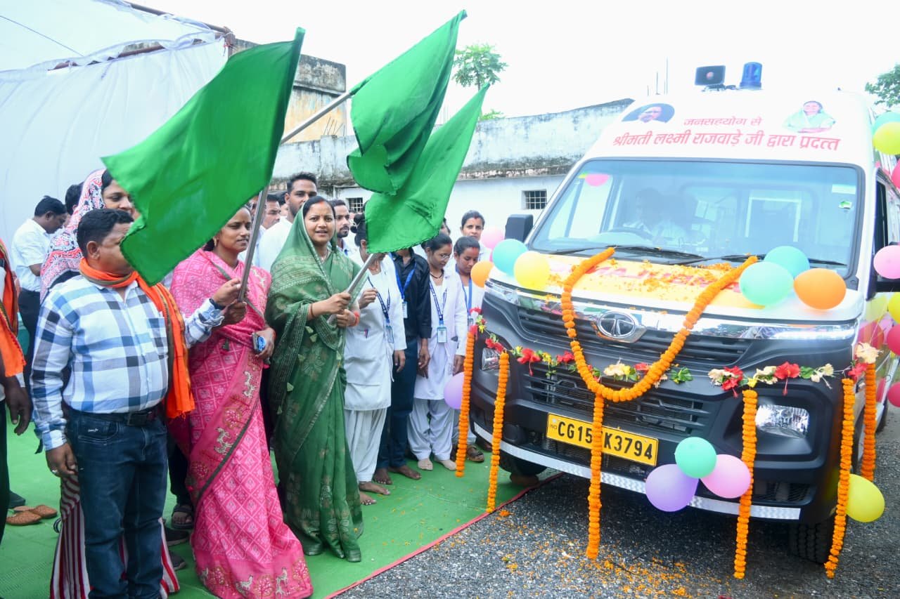 Chandni Biharpur gets a new ambulance; over 39,000 people across 28 panchayats will receive prompt medical treatment.