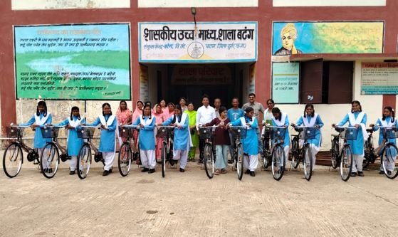 11 students from Batang High School get a new flight; education journey made easier through the Saraswati Bicycle Scheme.