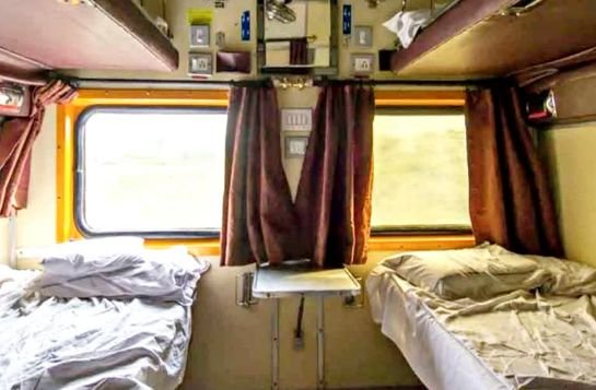 Indian trains have become 'white elephants'! Thieves are making off with blankets and bedsheets from AC coaches—a brazen theft of public tax money!