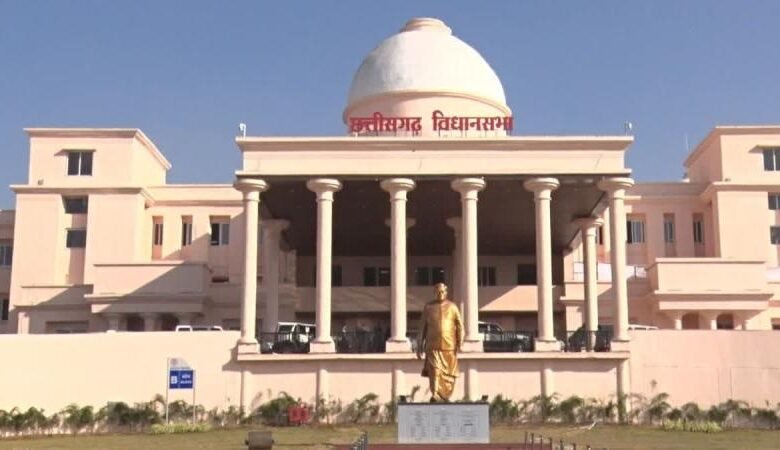 Battle over the Monsoon Session in Raipur: Fierce onslaught by the opposition on day one; the Sai government's claims exposed!