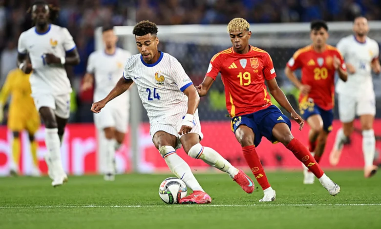 Spain's crushing blow—France's World Cup-winning arrogance shattered! Oyarzabal and Porro made history, delivering the fatal strike in the semi-final!