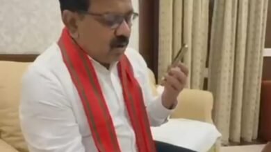 Photo of कुलगाम आतंकी हमले में छत्तीसगढ़ के दो युवकों की हत्या, राज्य सरकार ने हरसंभव मदद का दिलाया भरोसा