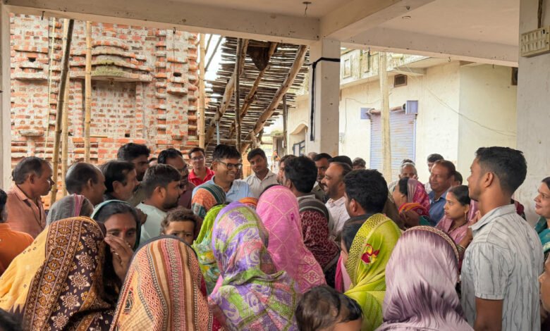 महतारी वंदन की राशि से मंदिर निर्माण: आमापाली की महिलाओं का अनूठा कदम, वित्त मंत्री ओपी चौधरी ने की सराहना 1 Temple construction using 'Mahtari Vandan' funds: A unique initiative by the women of Amapali; Finance Minister OP Chaudhary lauds the move.